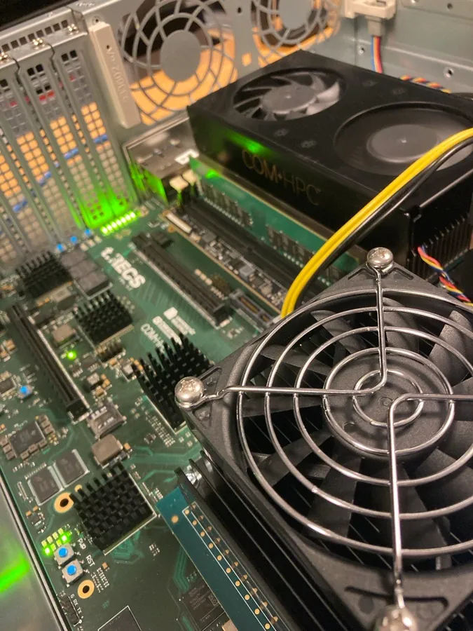 t.RECS Microserver Innenansicht